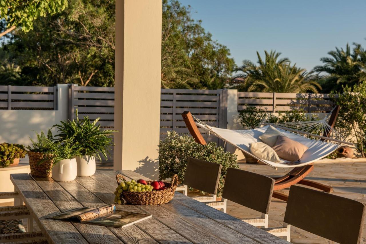Filothei Beach House With Pool Kalamaki  Bagian luar foto