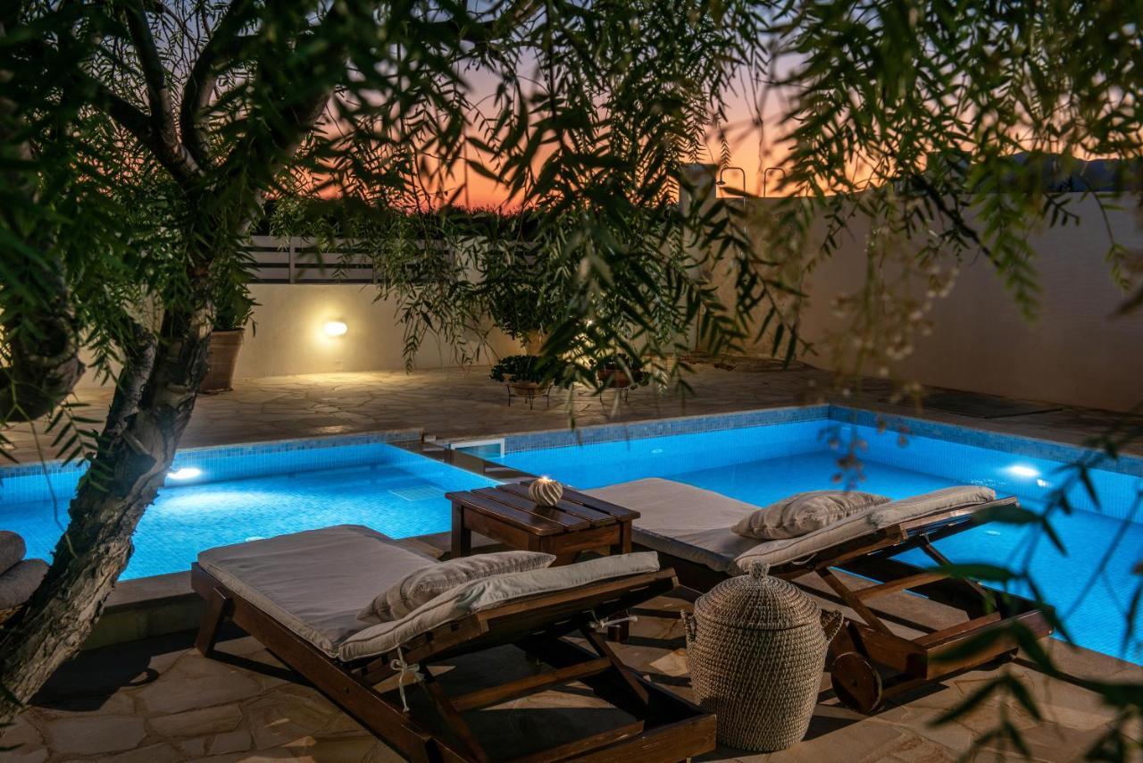 Filothei Beach House With Pool Kalamaki  Bagian luar foto